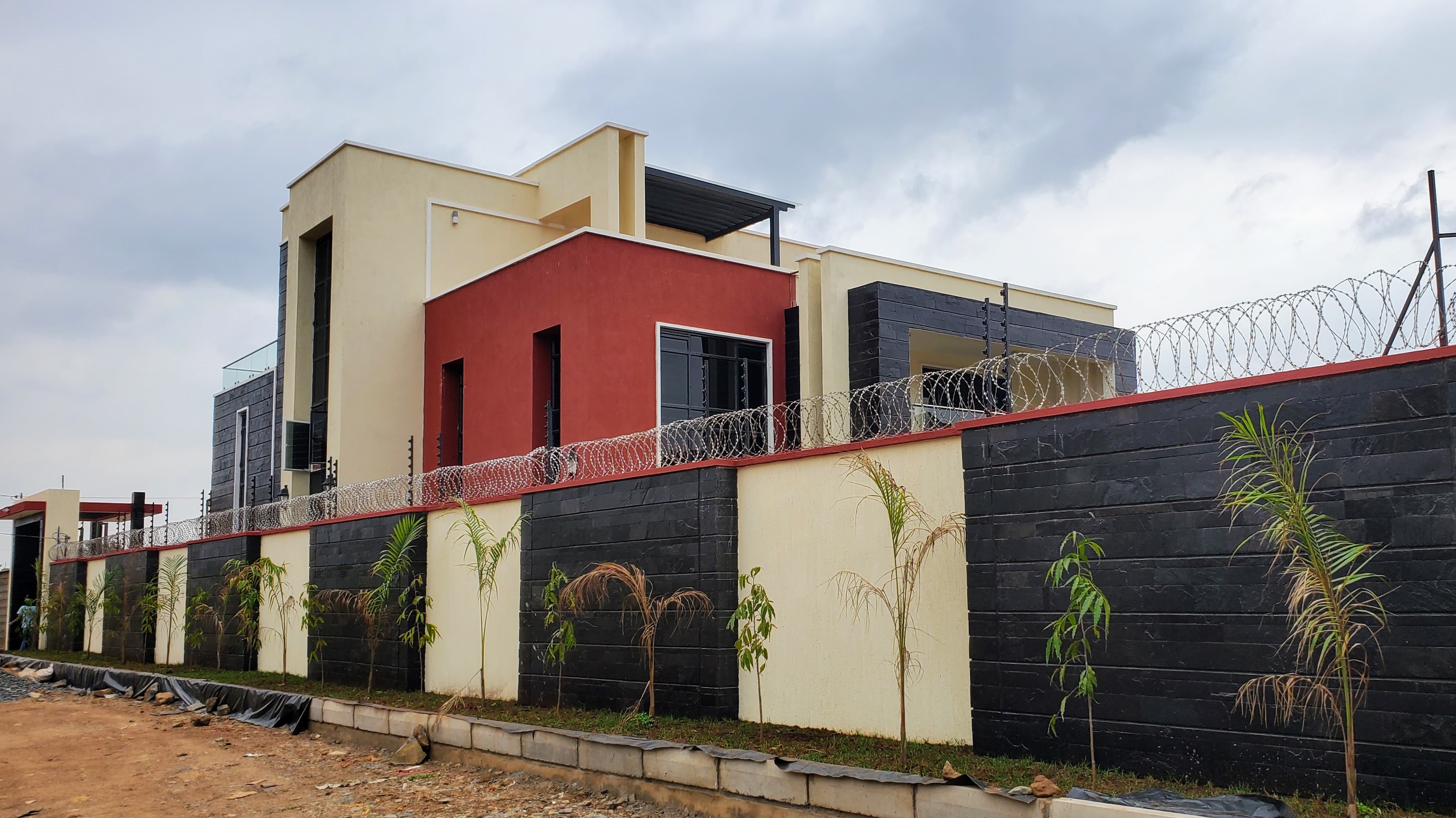 Landless Villa - Image 1