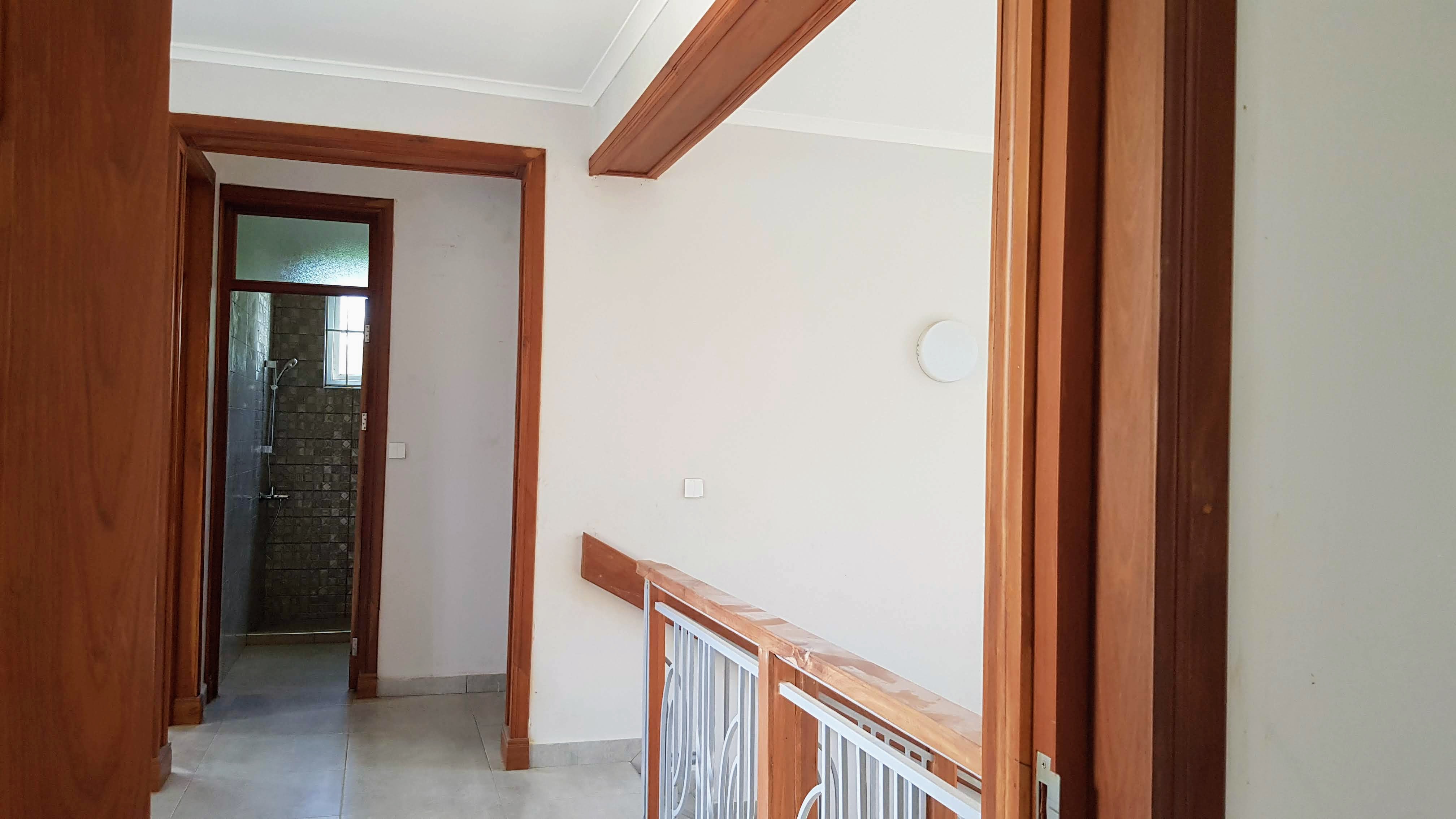 Gezaulole Beach Townhouse - Image 4