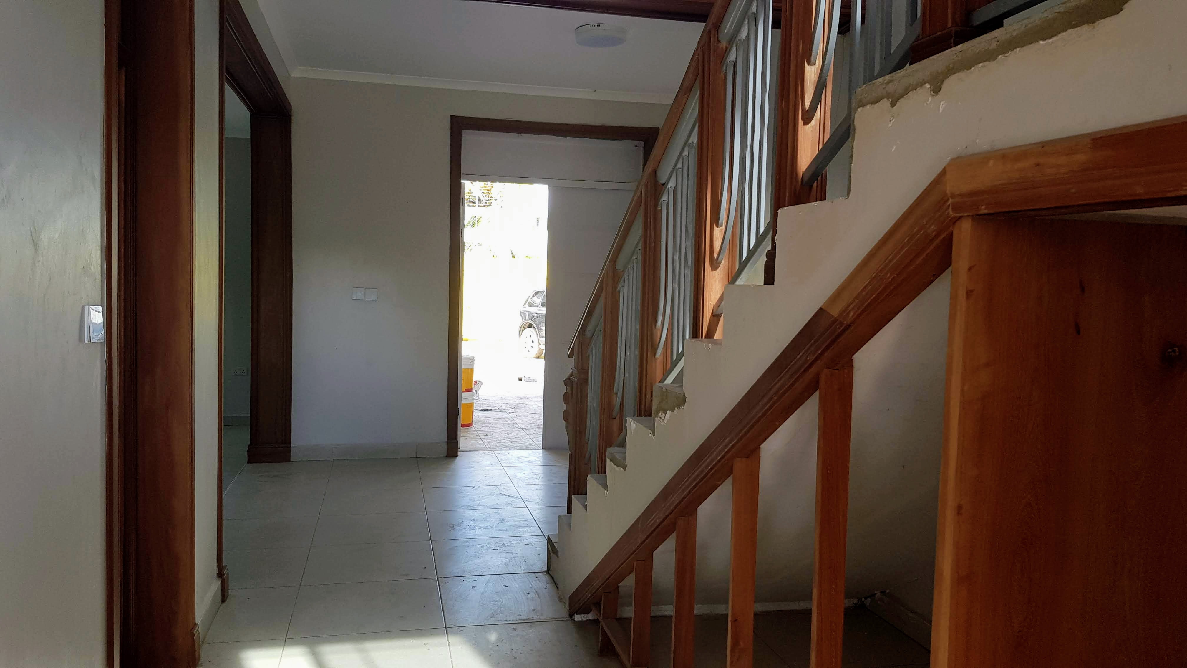 Gezaulole Beach Townhouse - Image 7