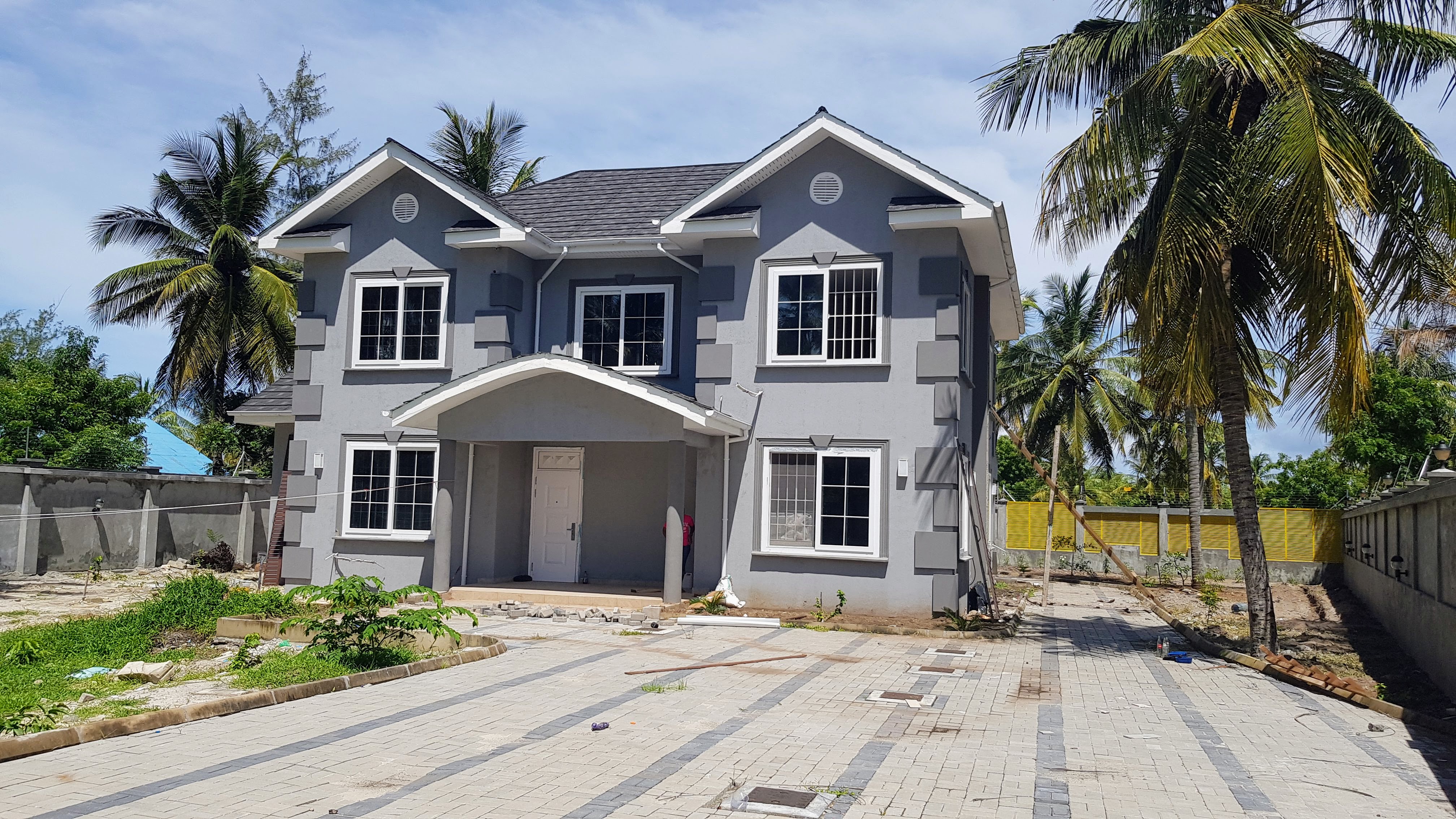 Gezaulole Beach Townhouse - Image 12